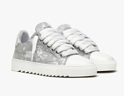 Num Sneakers